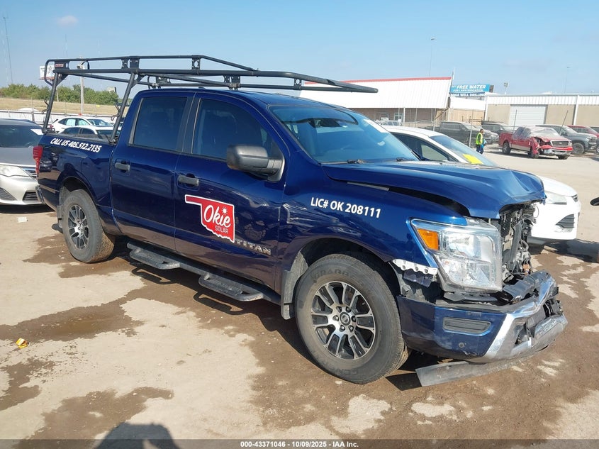 NISSAN TITAN SV 4X4