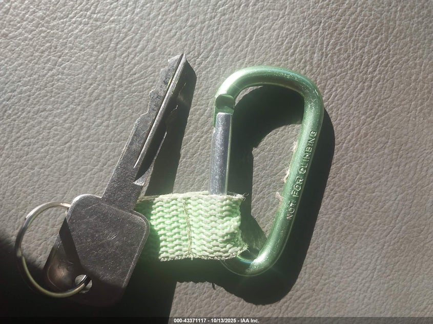 2004 Ford F-250 Lariat/Xl/Xlt VIN: 1FTNW21P14EA13232 Lot: 43371117