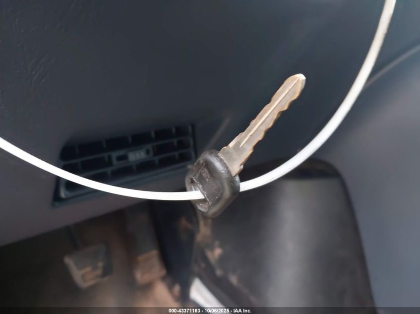 1998 Chevrolet Astro VIN: 1GCDM19W7WB162837 Lot: 43371163