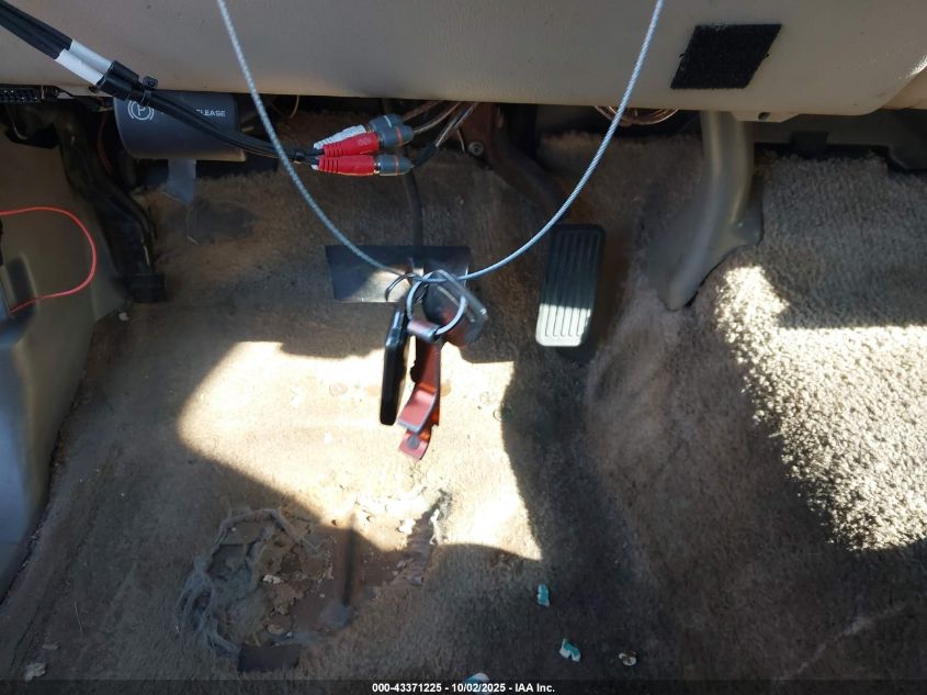 2002 GMC Yukon Xl 1500 Sle VIN: 3GKEC16Z02G264251 Lot: 43371225