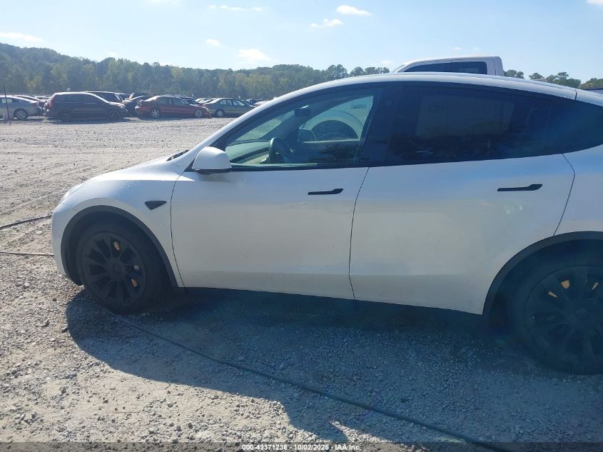 2021 Tesla Model Y Long Range Dual Motor All-Wheel Drive VIN: 5YJYGAEE9MF193782 Lot: 43371236