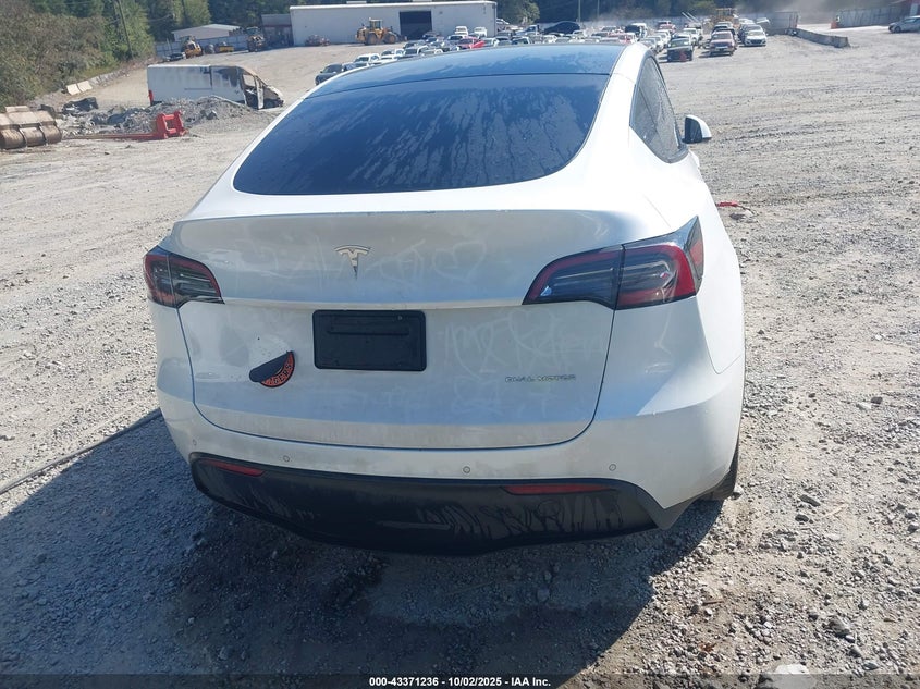 2021 Tesla Model Y Long Range Dual Motor All-Wheel Drive VIN: 5YJYGAEE9MF193782 Lot: 43371236
