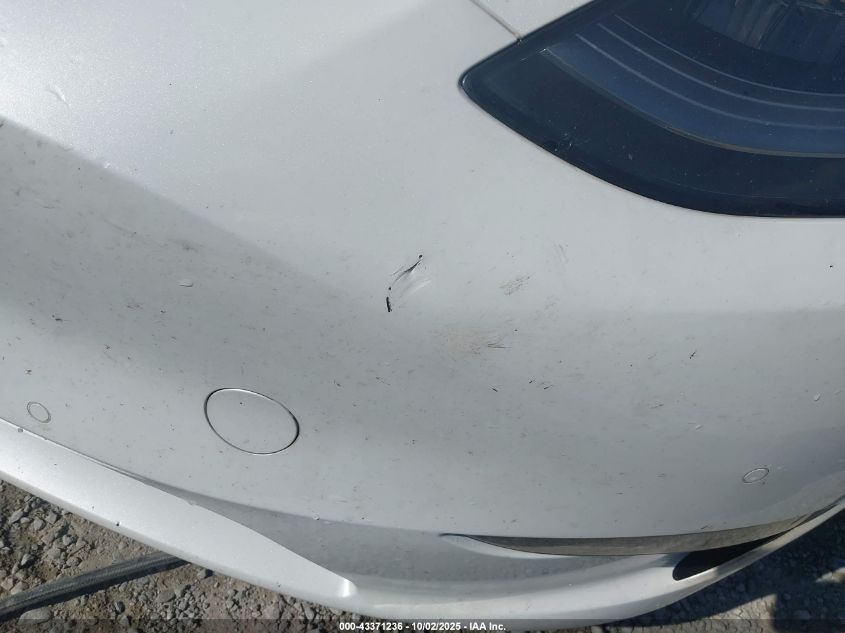 2021 Tesla Model Y Long Range Dual Motor All-Wheel Drive VIN: 5YJYGAEE9MF193782 Lot: 43371236