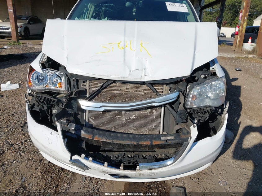 2C4RC1BG5FR626401 2015 CHRYSLER TOWN & COUNTRY photo no. 6