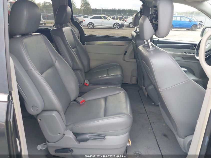 2010 Volkswagen Routan Se VIN: 2V4RW3D18AR296215 Lot: 43371282