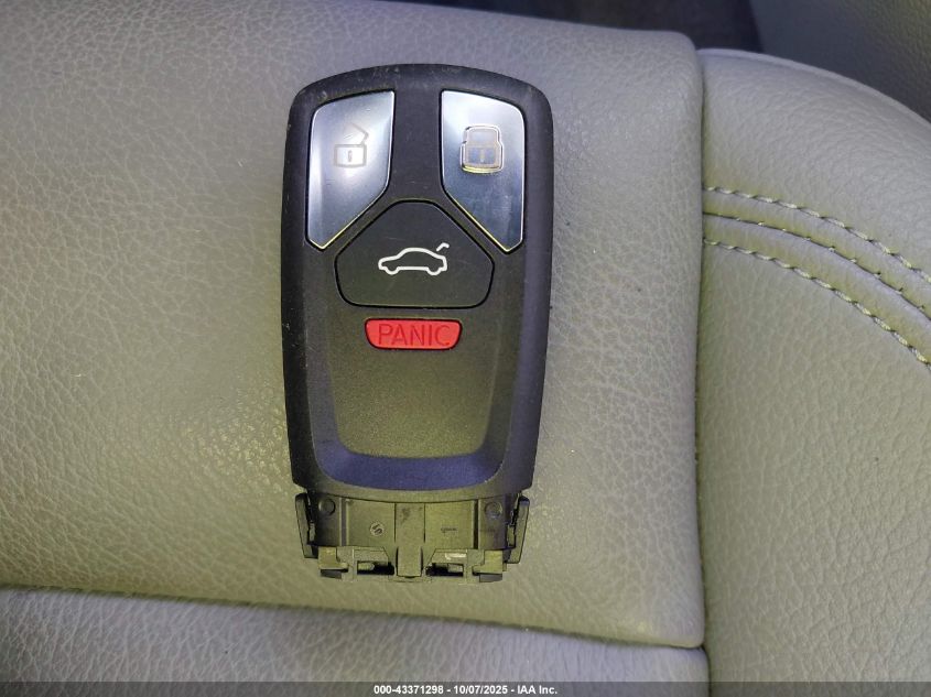 2018 Audi A4 2.0T Premium/2.0T Tech Premium VIN: WAUENAF40JN010083 Lot: 43371298