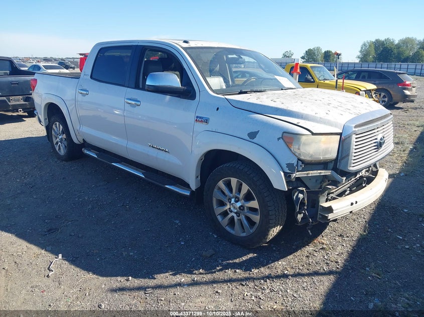 TOYOTA TUNDRA LIMITED 5.7L V8