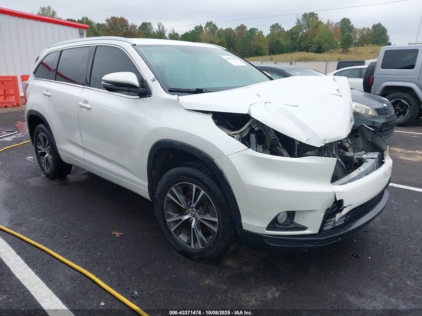 TOYOTA HIGHLANDER XLE V6