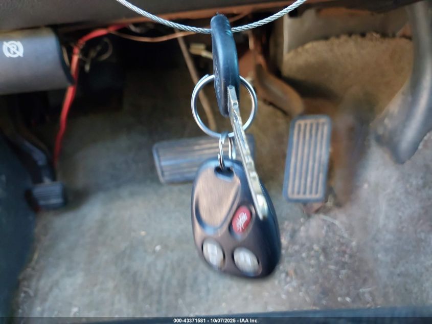 2003 Chevrolet Avalanche 1500 VIN: 3GNEK13T13G167566 Lot: 43371581