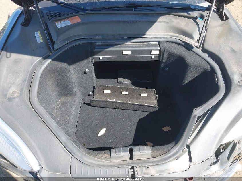 2014 Tesla Model S P85 VIN: 5YJSA1H1XEFP40091 Lot: 43371668