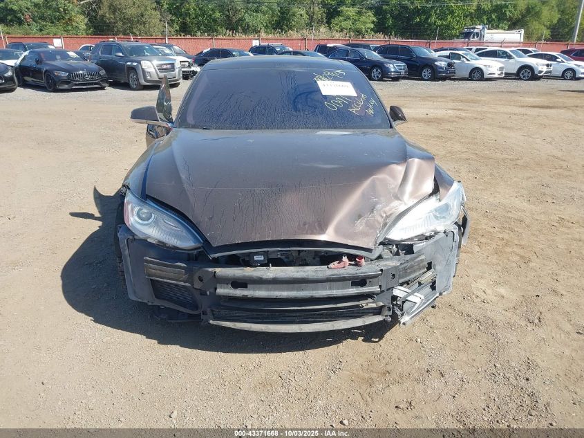 2014 Tesla Model S P85 VIN: 5YJSA1H1XEFP40091 Lot: 43371668