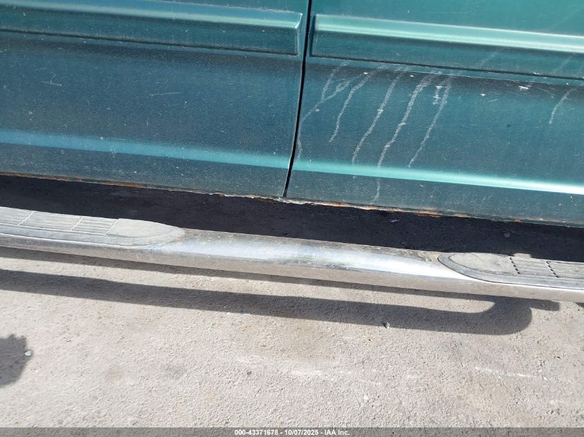 2001 Ford F-150 King Ranch Edition/Lariat/Xlt VIN: 1FTRW08L51KE24185 Lot: 43371678