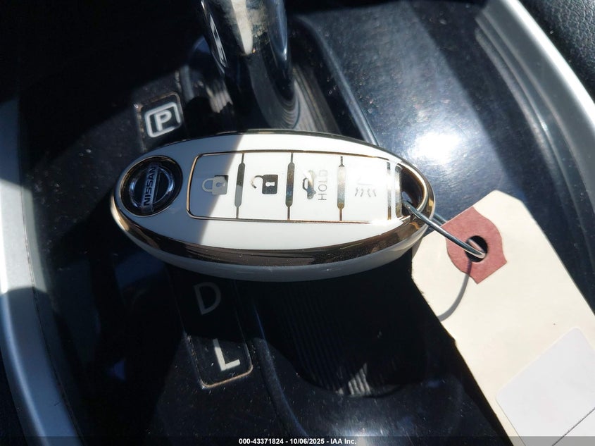 2014 NISSAN ROGUE SV 5N1AT2MV8EC873025