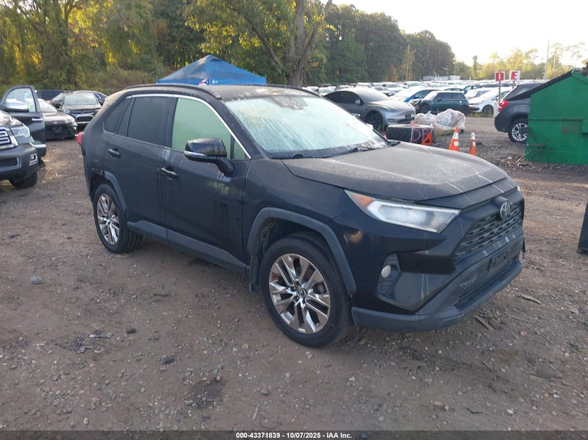 TOYOTA RAV4 XLE PREMIUM