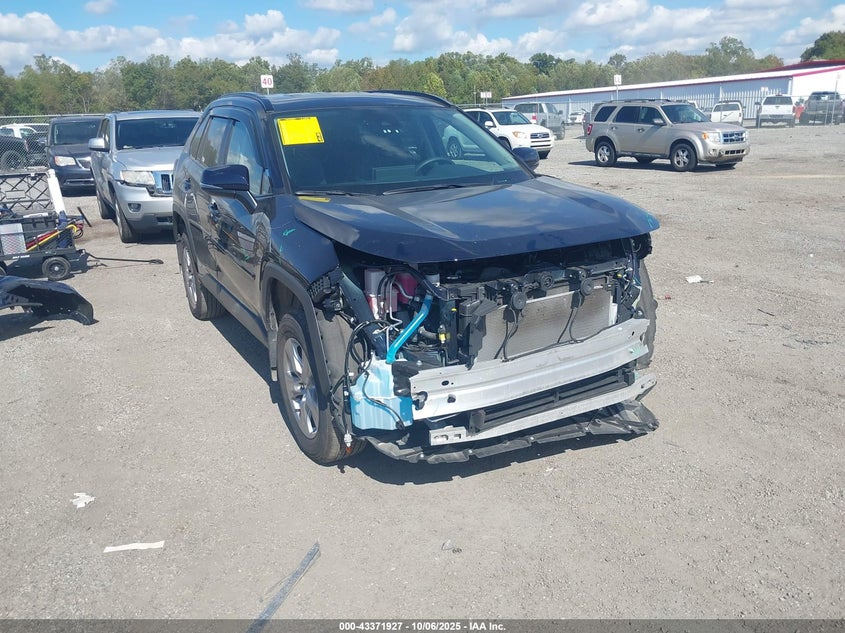 TOYOTA RAV4 HYBRID XLE