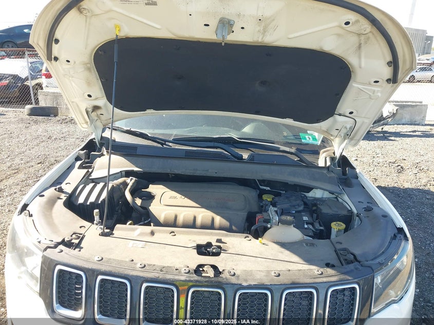 2018 Jeep Compass Latitude 4X4 VIN: 3C4NJDBB3JT483660 Lot: 43371928