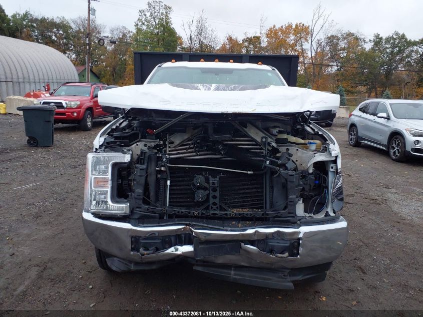 2019 Ford F-350 Chassis Xl VIN: 1FDRF3H68KEG62894 Lot: 43372081