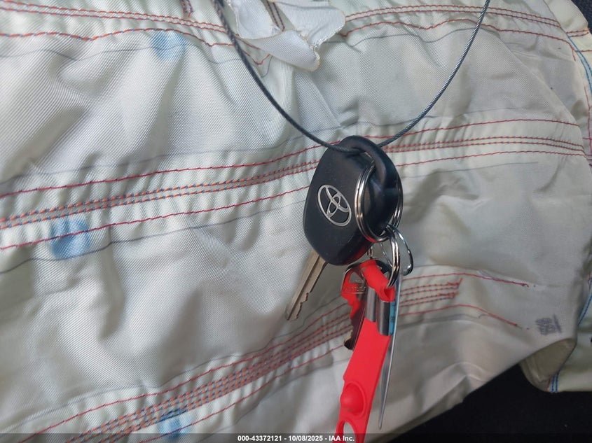 2018 Toyota Corolla Le VIN: 2T1BURHE9JC073148 Lot: 43372121