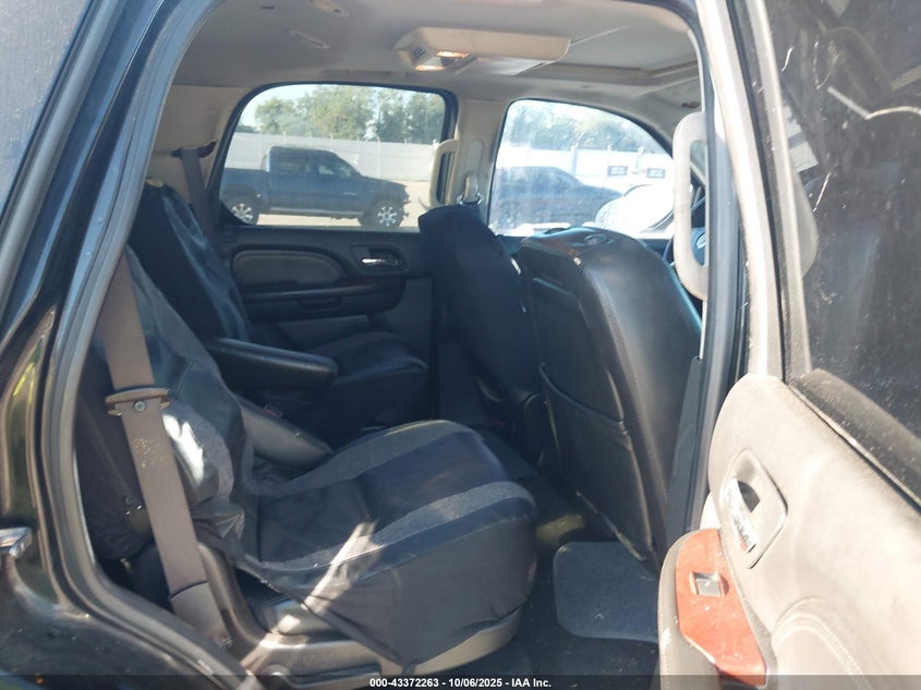 2007 Cadillac Escalade Standard VIN: 1GYFK63857R127626 Lot: 43372263