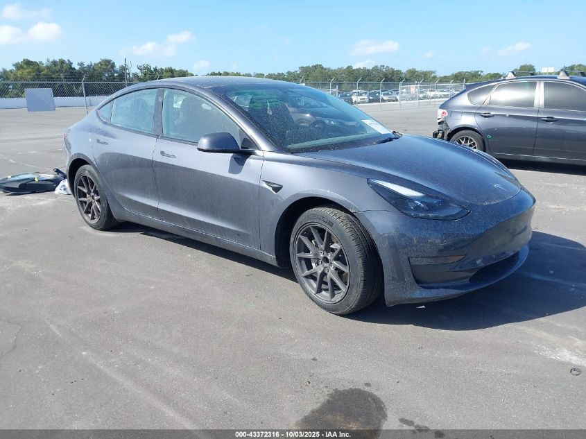 TESLA MODEL 3 REAR-WHEEL DRIVE