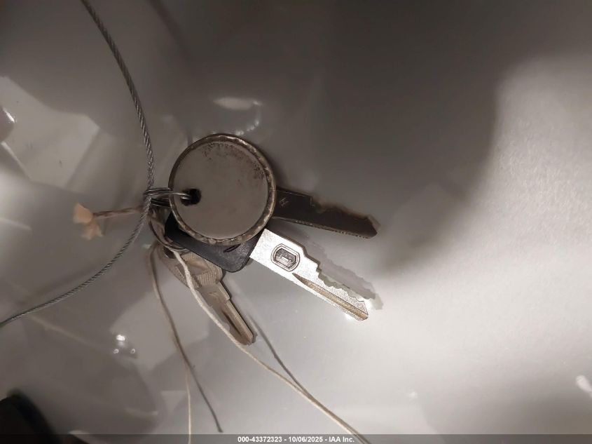 2001 Cadillac Eldorado Etc VIN: 1G6ET12901B106570 Lot: 43372323