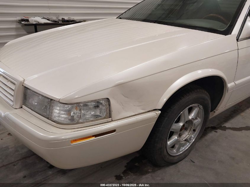 2001 Cadillac Eldorado Etc VIN: 1G6ET12901B106570 Lot: 43372323