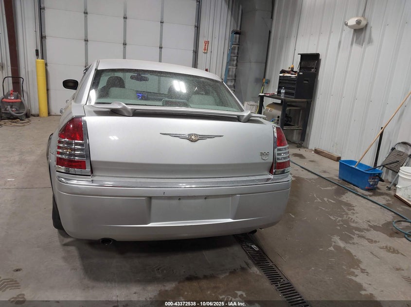 2005 Chrysler 300C VIN: 2C3JA63H15H615492 Lot: 43372538