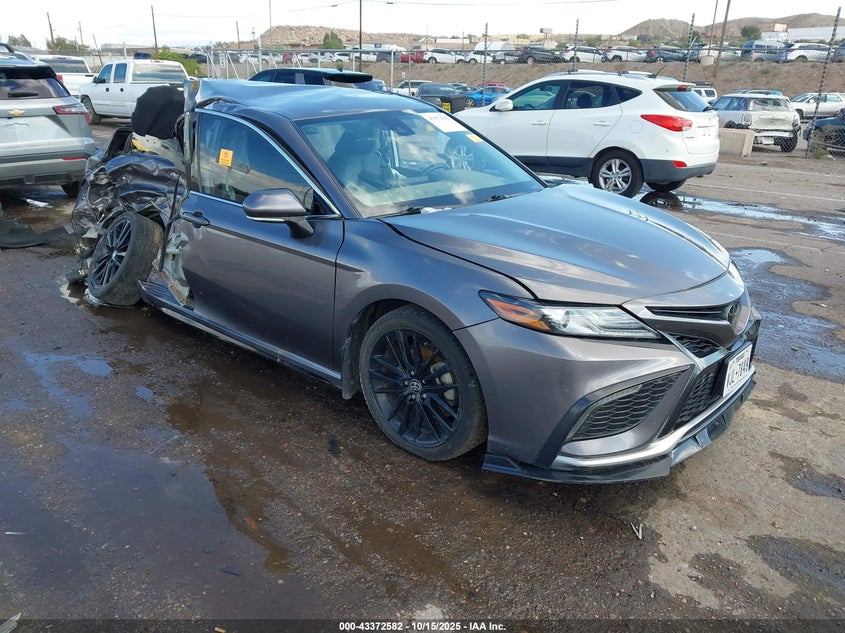 TOYOTA CAMRY XSE