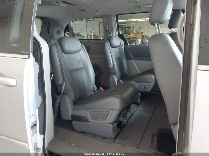 2010 Chrysler Town & Country Touring VIN: 2A4RR5DX0AR193527 Lot: 43372616