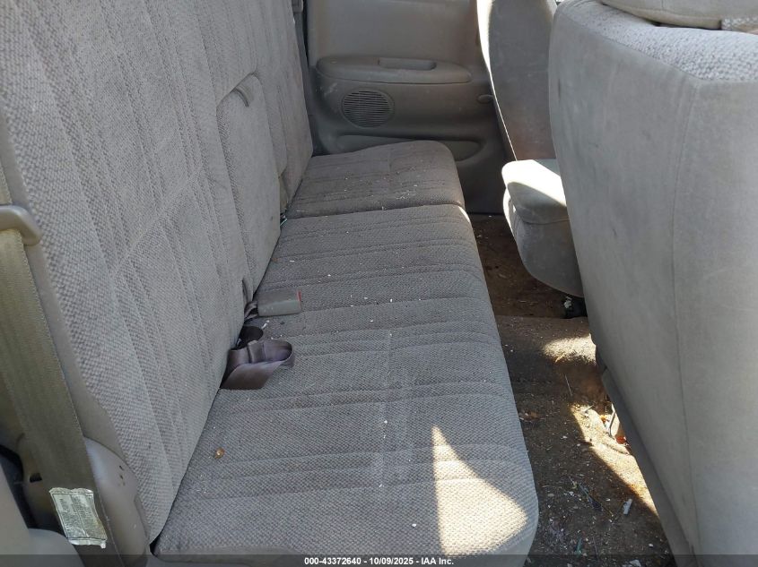 2000 Toyota Tundra Sr5 V8 VIN: 5TBBT4414YS001339 Lot: 43372640