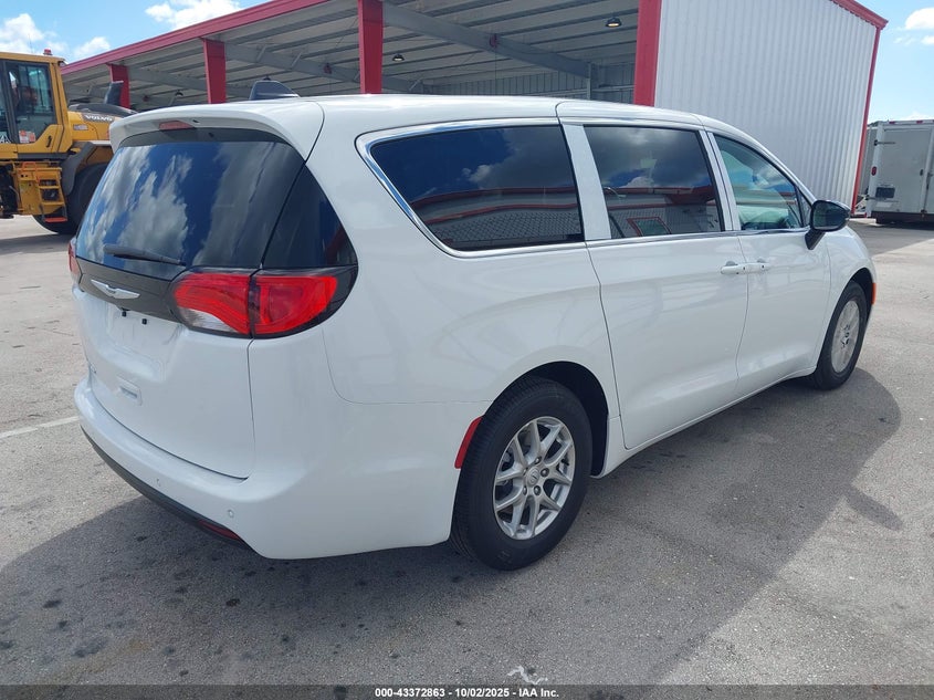 2C4RC1CG7TR170721 2026 CHRYSLER VOYAGER photo no. 4