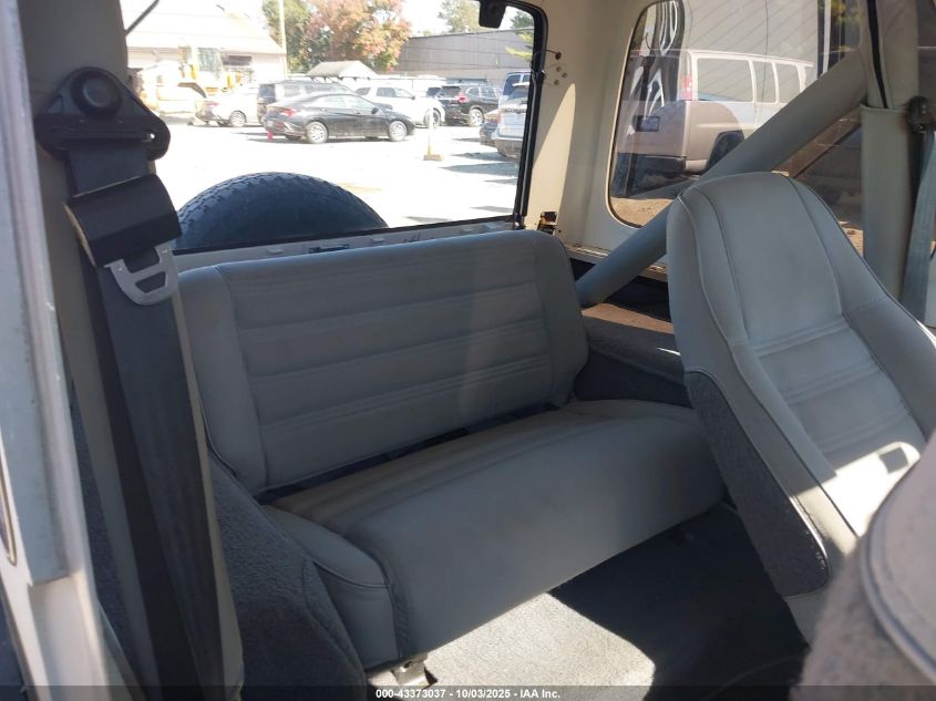 1990 Jeep Wrangler / Yj Laredo VIN: 2J4FY59T2LJ535525 Lot: 43373037