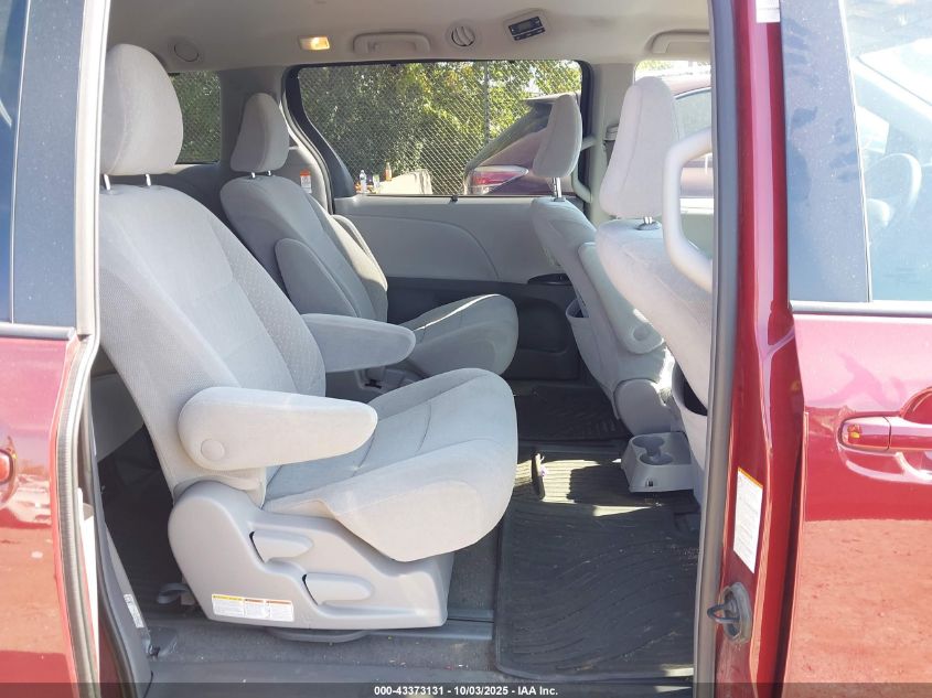 2018 Toyota Sienna Le 7 Passenger VIN: 5TDJZ3DC9JS202902 Lot: 43373131