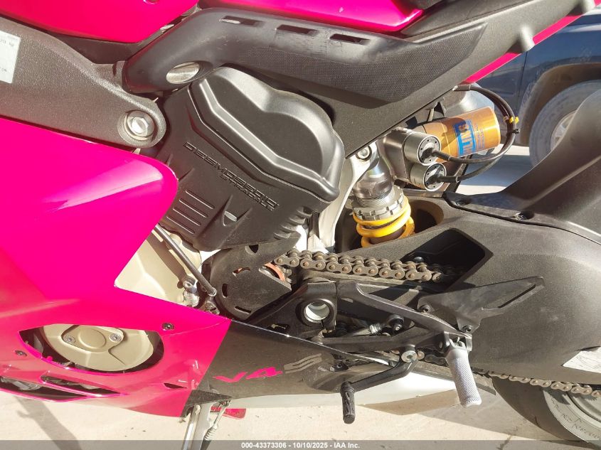 2024 Ducati Panigale V4S VIN: ZDMDAGWWXRB009765 Lot: 43373306