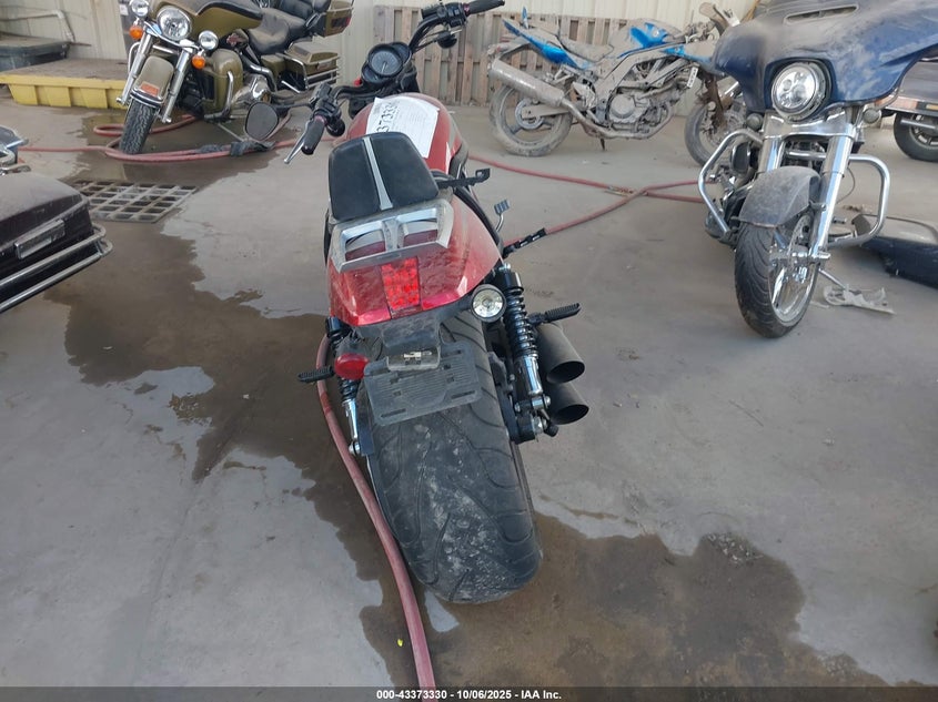 2013 Harley-Davidson Vrscdx Night Rod Special VIN: 1HD1HHH15DC800854 Lot: 43373330
