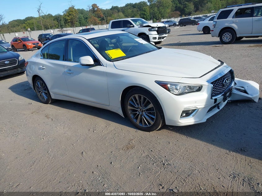 INFINITI Q50 LUXE AWD