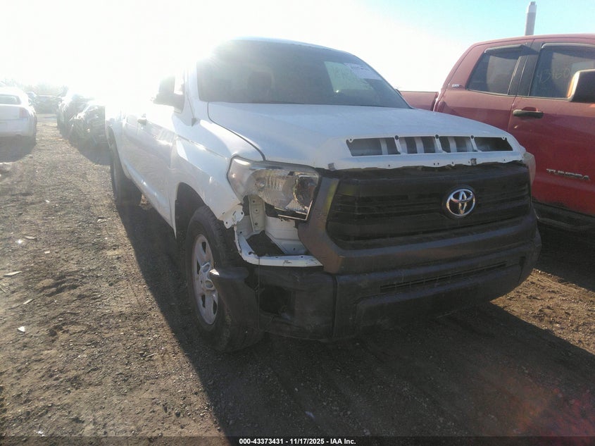 2017 TOYOTA TUNDRA SR 5.7L V8 - 5TFUW5F13HX625184