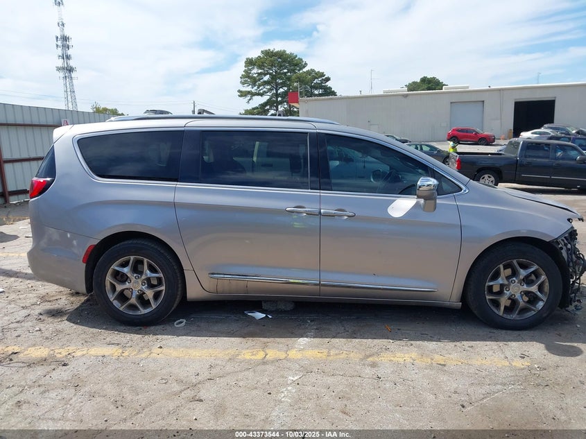 2018 CHRYSLER PACIFICA LIMITED - 2C4RC1GG2JR272337