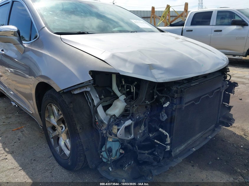 2018 CHRYSLER PACIFICA LIMITED - 2C4RC1GG2JR272337