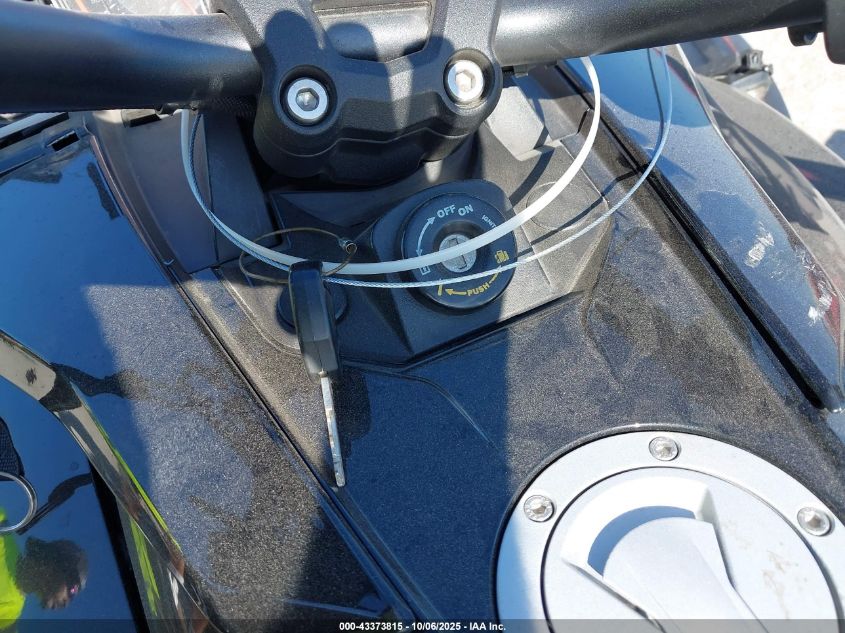 2016 Can-Am Spyder Roadster F3-T/Limited/Limited Spec VIN: 2BXREDD2XGV001076 Lot: 43373815