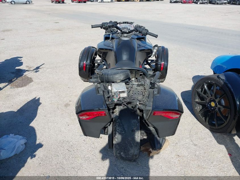 2016 Can-Am Spyder Roadster F3-T/Limited/Limited Spec VIN: 2BXREDD2XGV001076 Lot: 43373815