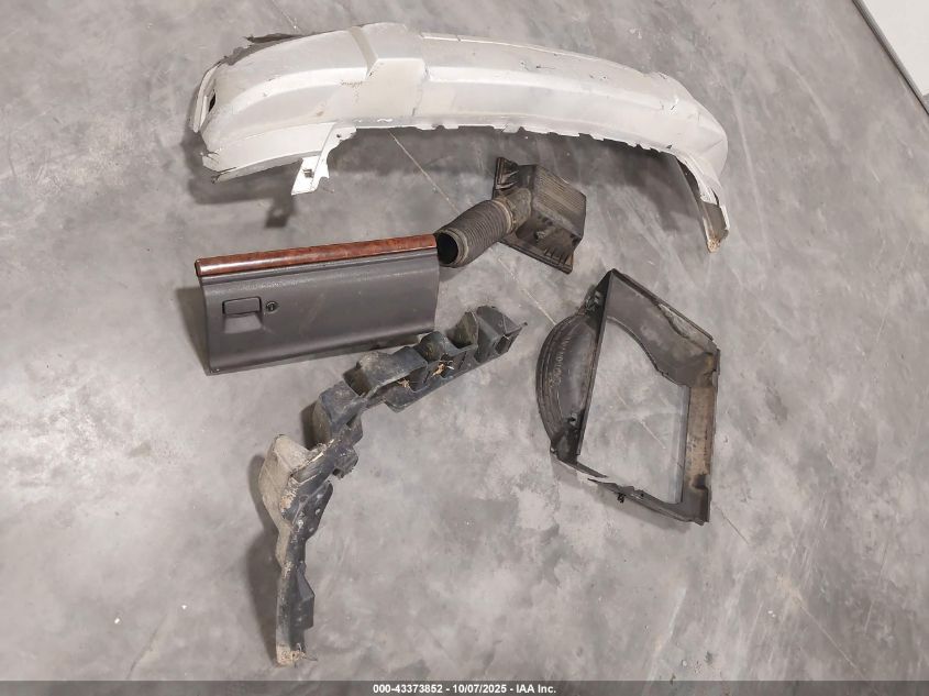 1998 Jeep Grand Cherokee Laredo VIN: 1J4GZ48Y3WC230722 Lot: 43373852