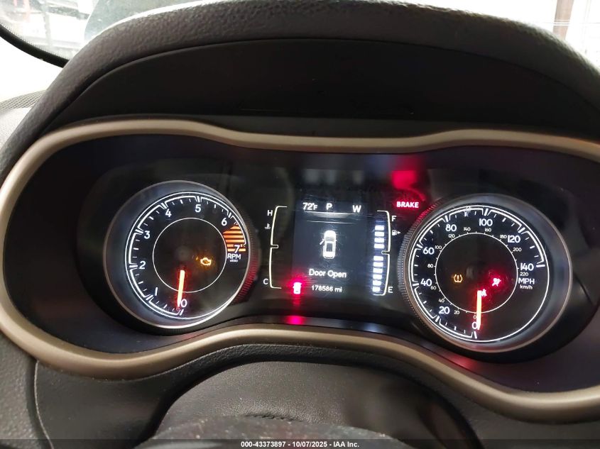 2017 Jeep Cherokee Latitude 4X4 VIN: 1C4PJMCB8HW563869 Lot: 43373897