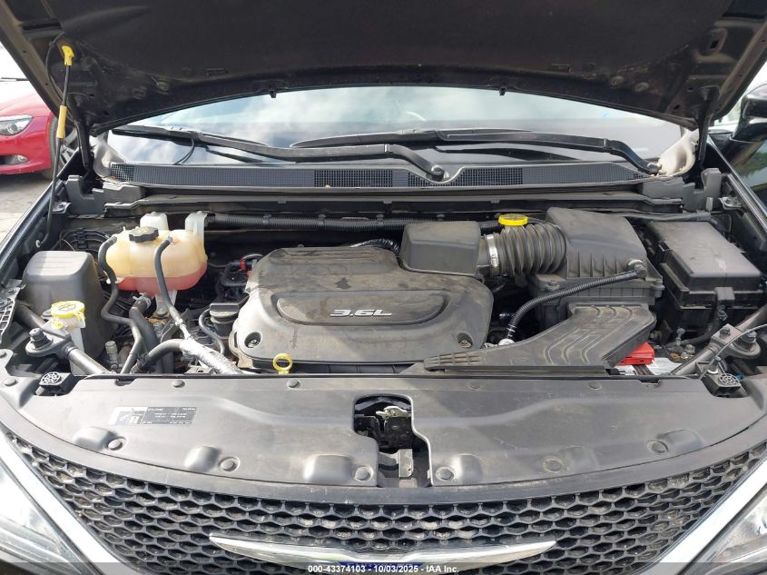 2018 Chrysler Pacifica Touring L Plus VIN: 2C4RC1EGXJR112743 Lot: 43374103