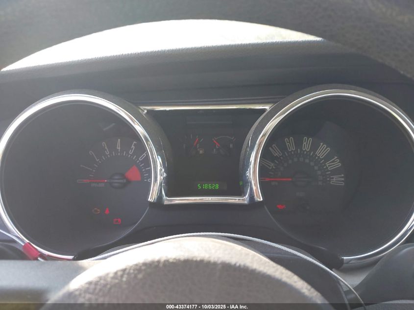 2005 Ford Mustang Gt Deluxe/Gt Premium VIN: 1ZVFT82H955147685 Lot: 43374177