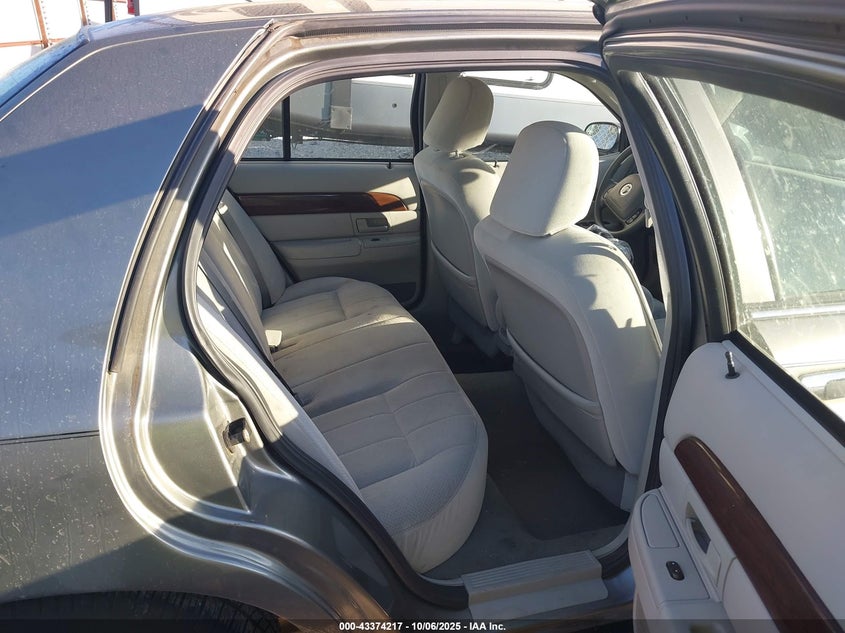 2004 Mercury Grand Marquis Gs VIN: 2MEFM74W94X629056 Lot: 43374217