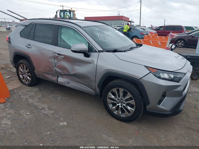 TOYOTA RAV4 XLE PREMIUM