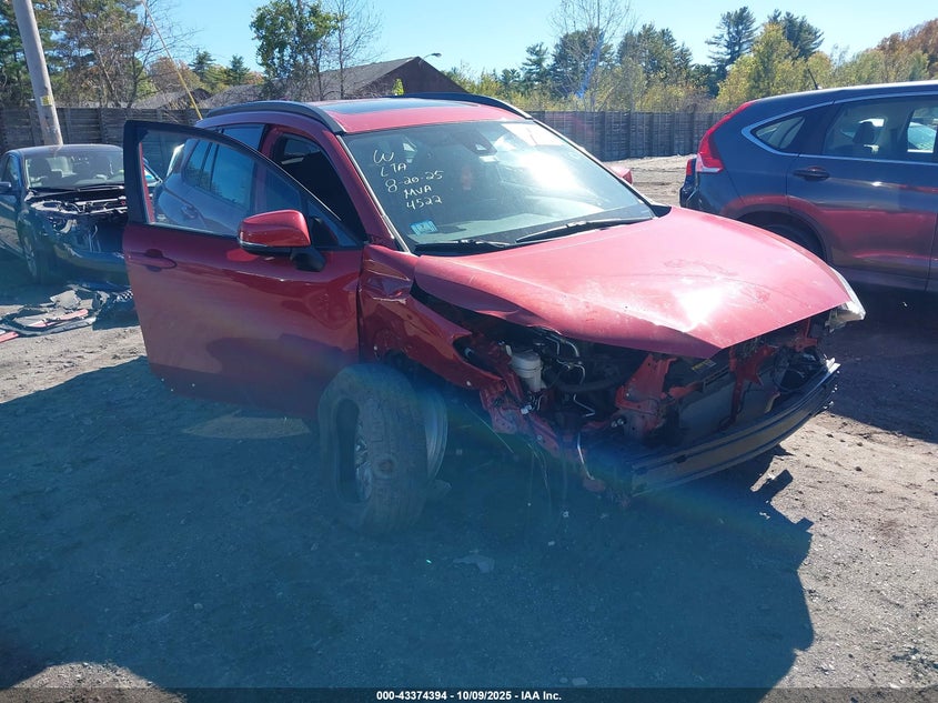 TOYOTA COROLLA CROSS LE