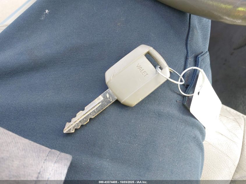 2004 Mercury Grand Marquis Ls VIN: 2MEFM75W04X612032 Lot: 43374405