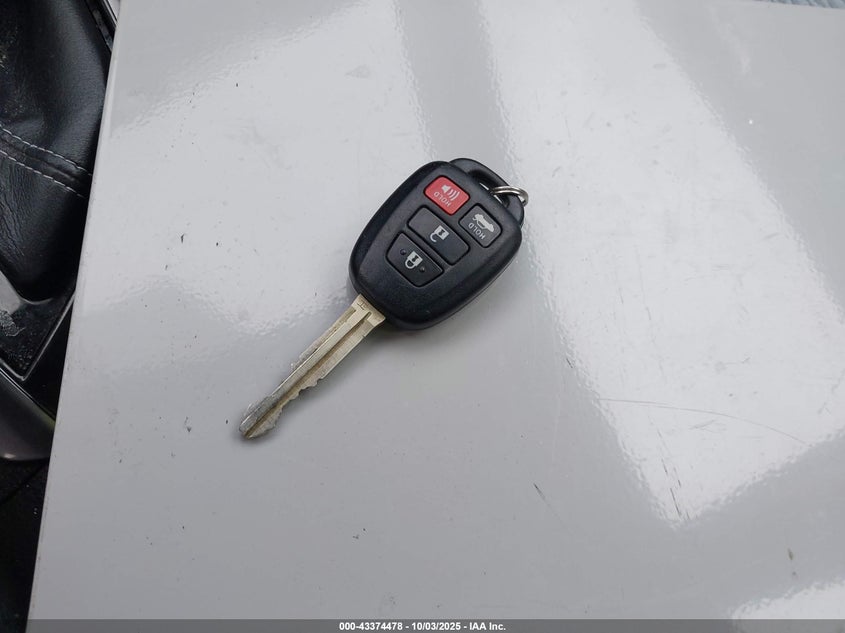 2016 TOYOTA COROLLA LE - 5YFBURHE5GP473779